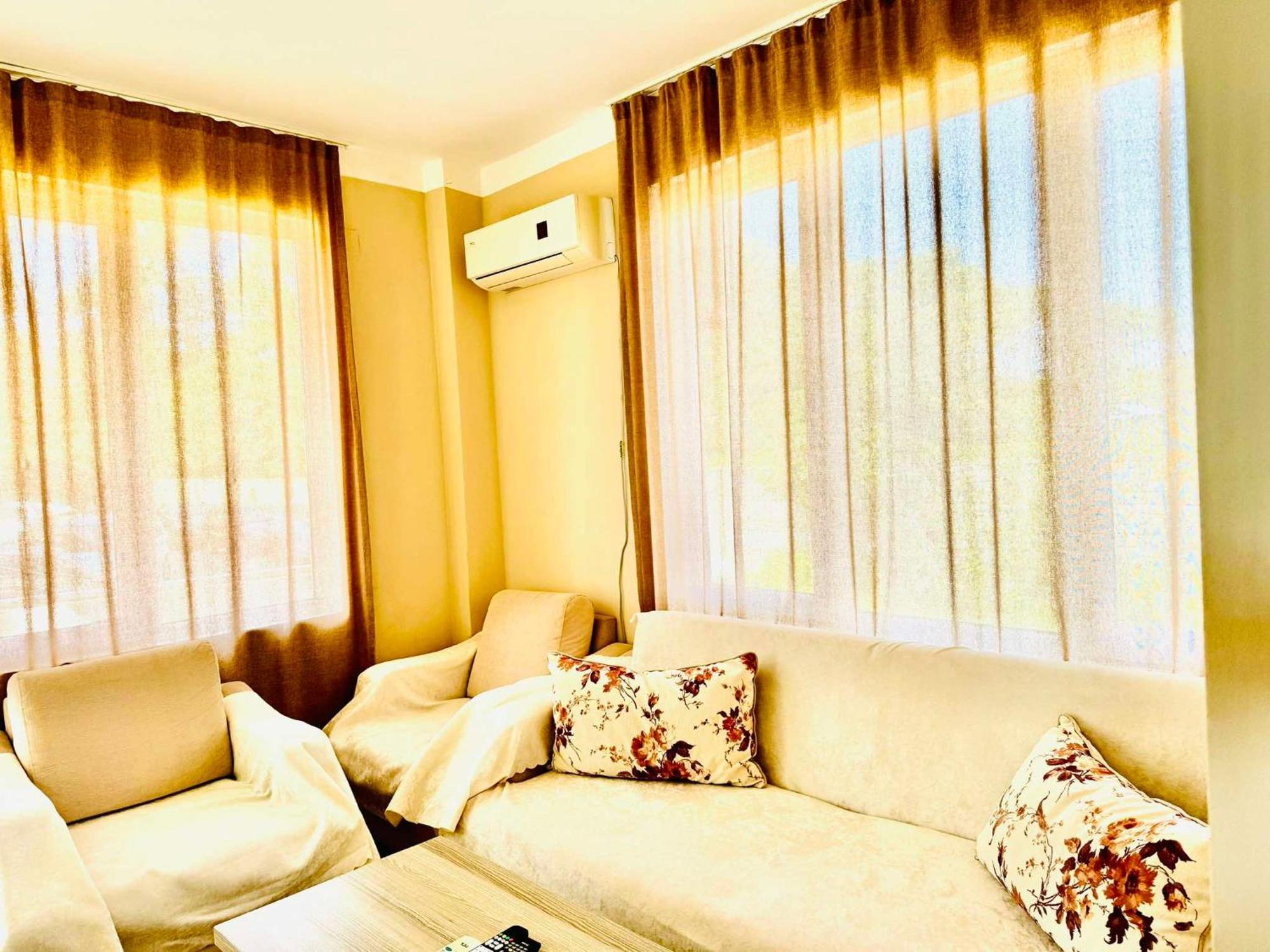 Hotel 乌雷基 外观 照片